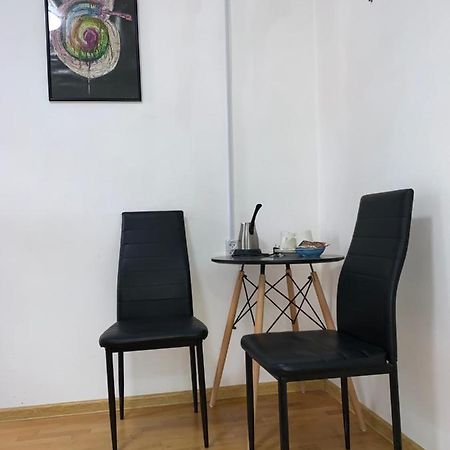 In The Center Of The City 2Rooms Tiflis Exterior foto